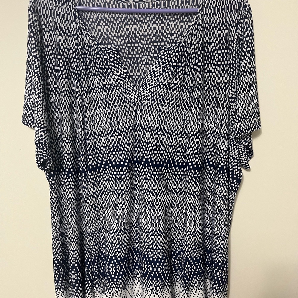 Avenue Navy & White Printed V-Neck Tunic